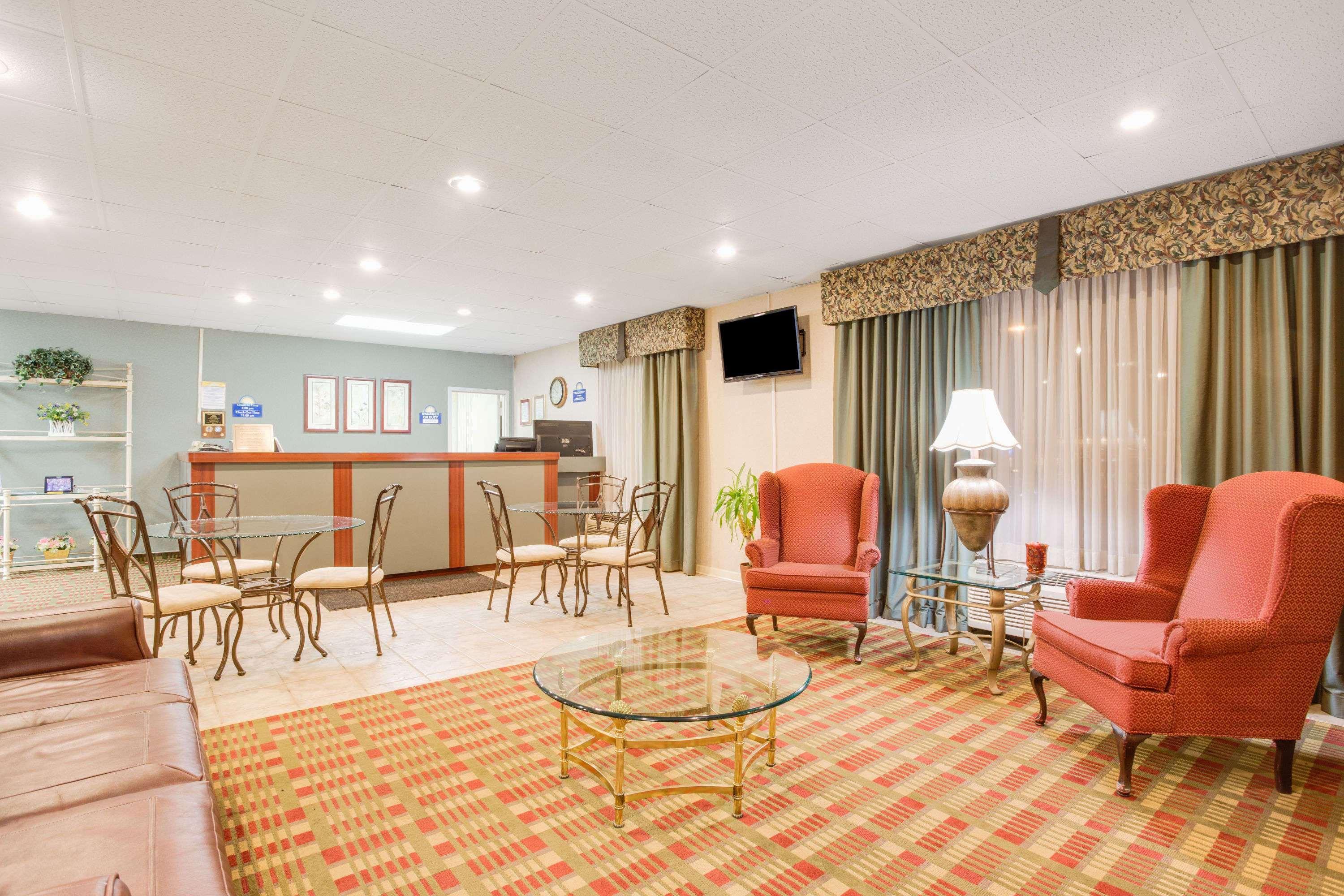 Days Inn By Wyndham Cambridge Exterior foto