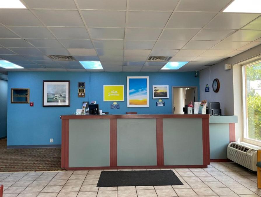 Days Inn By Wyndham Cambridge Exterior foto