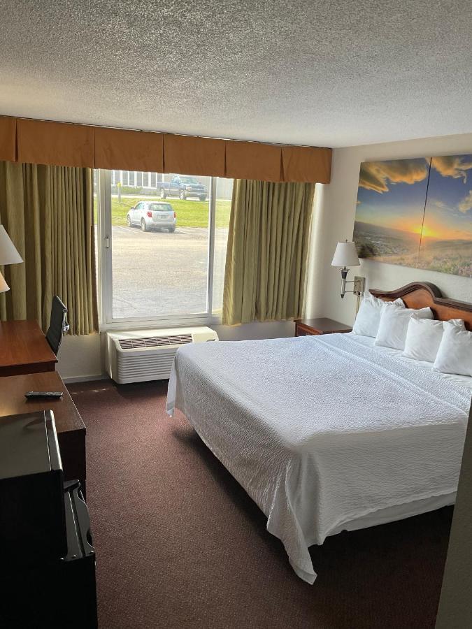 Days Inn By Wyndham Cambridge Exterior foto