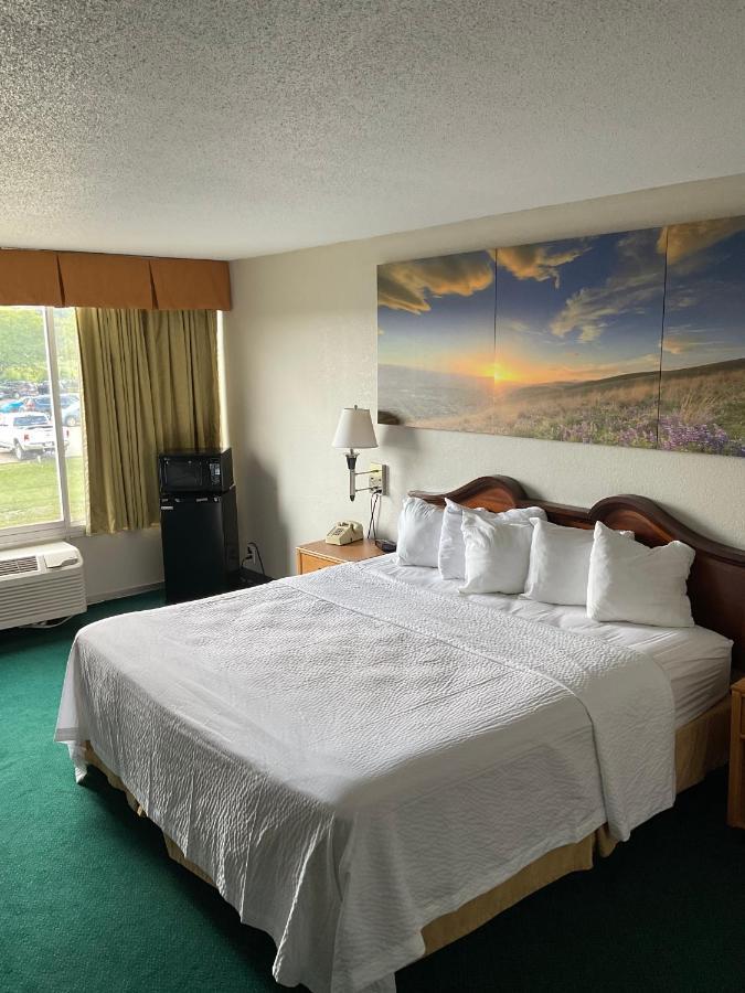 Days Inn By Wyndham Cambridge Exterior foto