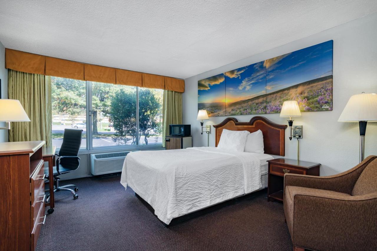 Days Inn By Wyndham Cambridge Exterior foto